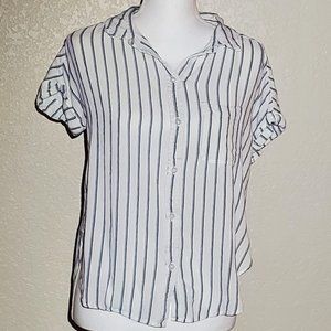 4/$20 American Eagle Striped Button Down Shirt